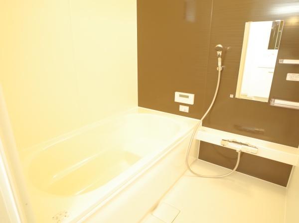 小平市仲町の新築一戸建のバス画像