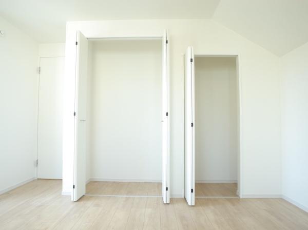 小平市仲町の新築一戸建の収納画像