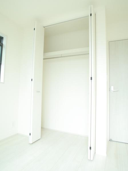 東村山市富士見町３丁目の新築一戸建の収納画像