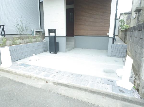 小平市学園東町１丁目の新築一戸建の駐車場画像