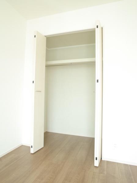 東村山市富士見町３丁目の新築一戸建の収納画像