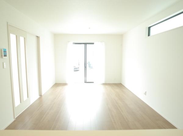 東村山市富士見町３丁目の新築一戸建のリビング画像