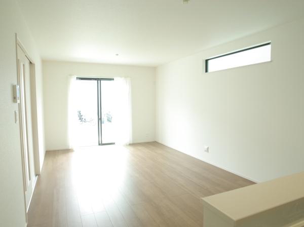 東村山市富士見町３丁目の新築一戸建のリビング画像