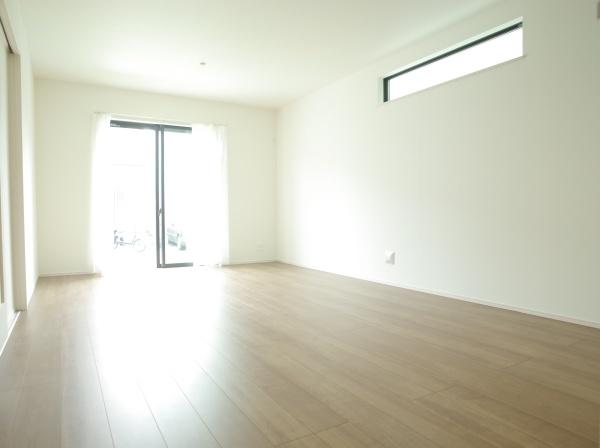 東村山市富士見町３丁目の新築一戸建のリビング画像