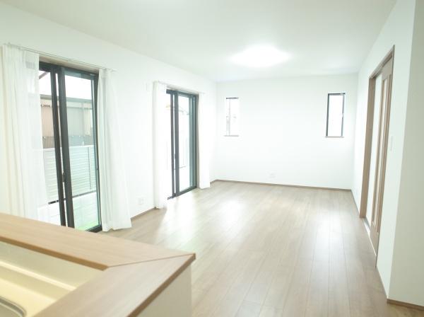 小平市栄町2丁目の新築一戸建のリビング画像