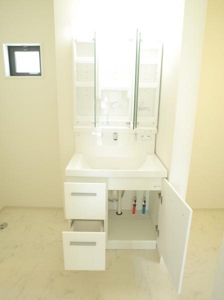 小平市大沼町４丁目の新築一戸建の洗面台・洗面所画像