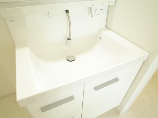 小平市大沼町４丁目の新築一戸建の洗面台・洗面所画像
