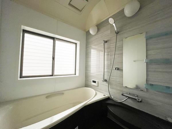 小平市花小金井5丁目の中古一戸建のバス画像