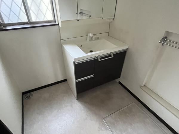 小平市花小金井5丁目の中古一戸建の洗面台・洗面所画像