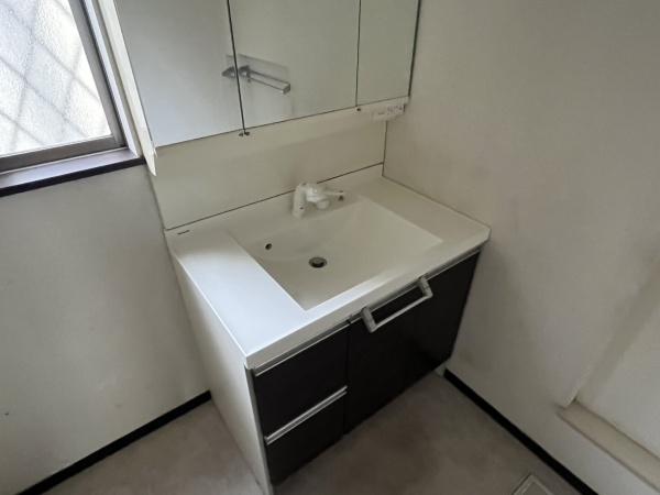 小平市花小金井5丁目の中古一戸建の洗面台・洗面所画像