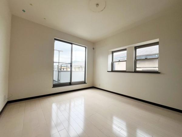 小平市花小金井5丁目の中古一戸建の洋室画像