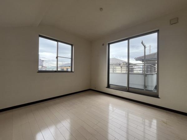 小平市花小金井5丁目の中古一戸建の洋室画像