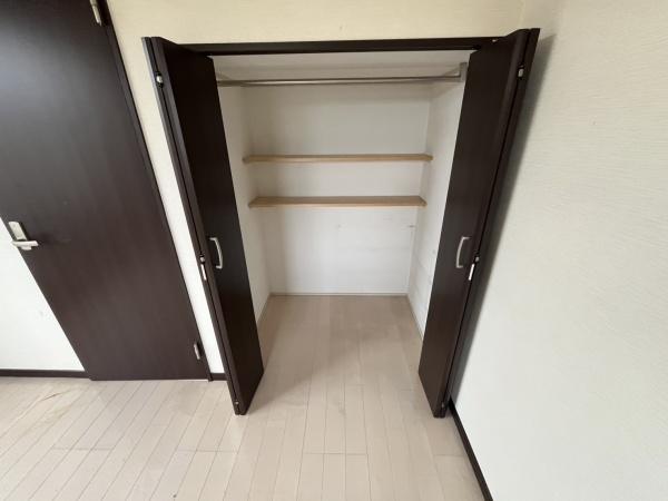 小平市花小金井5丁目の中古一戸建の収納画像