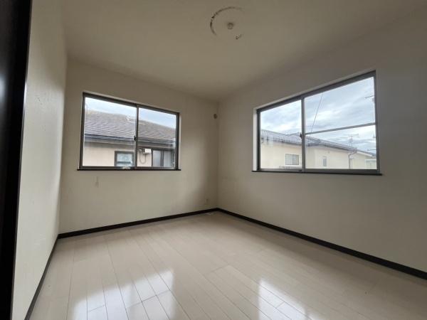 小平市花小金井5丁目の中古一戸建の洋室画像