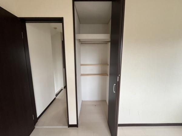 小平市花小金井5丁目の中古一戸建の収納画像