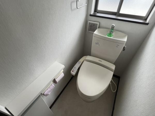 小平市花小金井5丁目の中古一戸建のトイレ画像