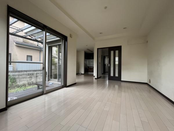 小平市花小金井5丁目の中古一戸建のリビング画像