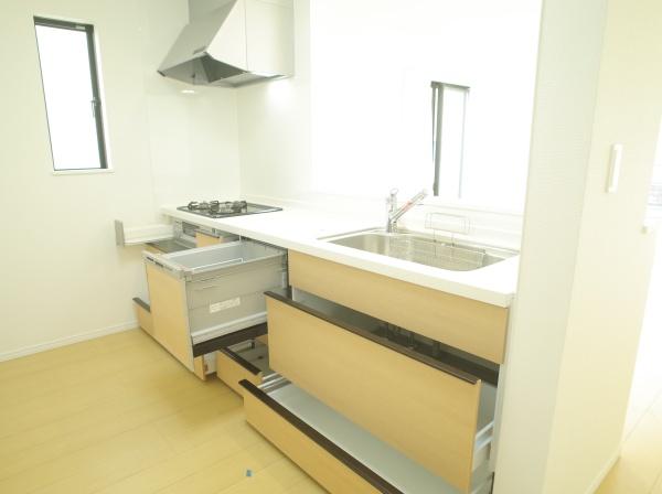 小平市津田町1丁目の新築一戸建のキッチン画像