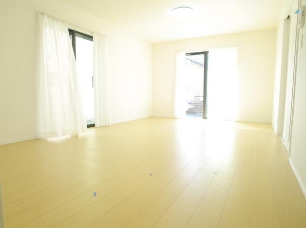 小平市津田町1丁目の新築一戸建のリビング画像