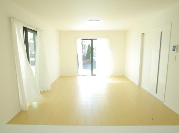 小平市津田町1丁目の新築一戸建のリビング画像