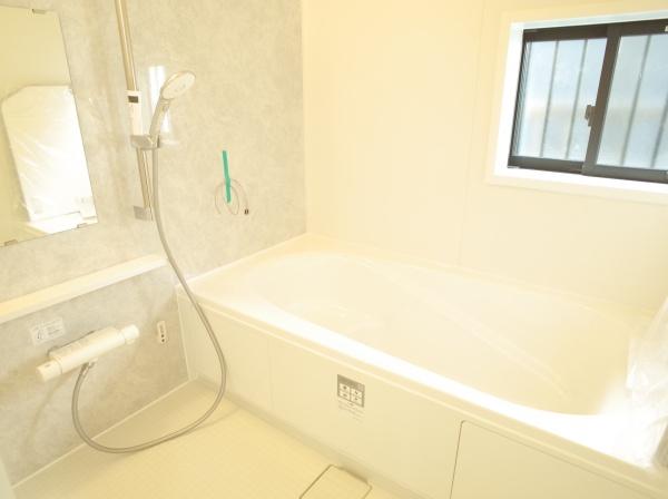 小平市津田町1丁目の新築一戸建のバス画像