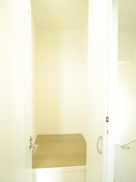 小平市津田町1丁目の新築一戸建の収納画像