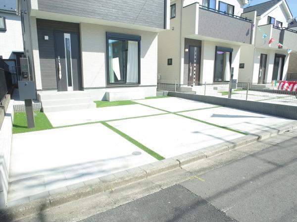 小平市津田町1丁目の新築一戸建の駐車場画像