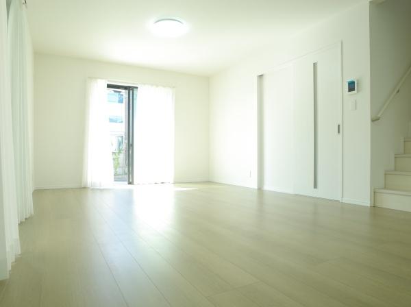 小平市津田町1丁目の新築一戸建のリビング画像