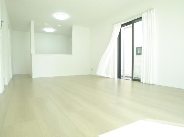 小平市津田町1丁目の新築一戸建のリビング画像