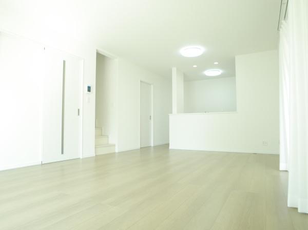 小平市津田町1丁目の新築一戸建のリビング画像