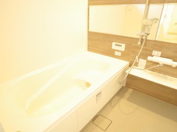 小平市小川町1丁目の新築一戸建のバス画像