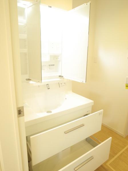 小平市小川町1丁目の新築一戸建の洗面台・洗面所画像