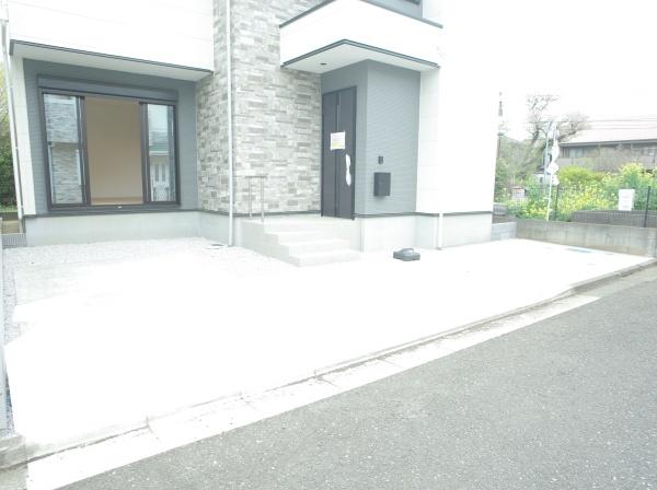 小平市小川町1丁目の新築一戸建の駐車場画像