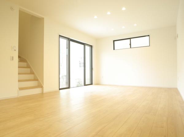 小平市小川町1丁目の新築一戸建のリビング画像