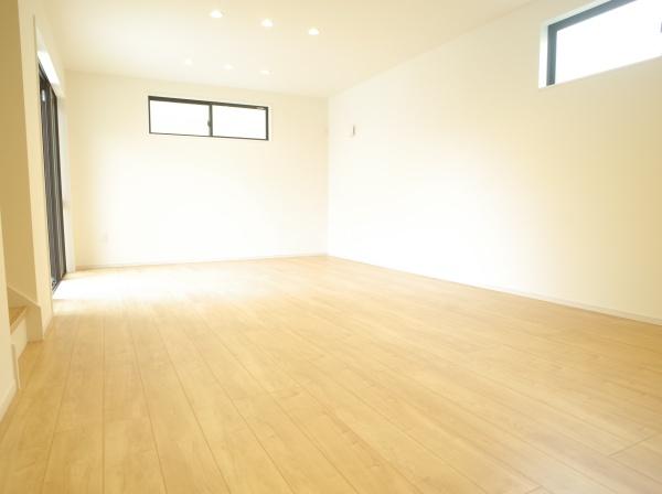 小平市小川町1丁目の新築一戸建のリビング画像