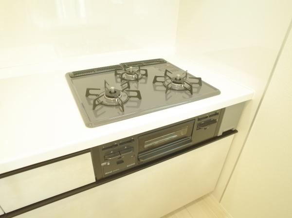 小平市仲町の新築一戸建のキッチン画像