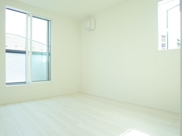 小平市仲町の新築一戸建の洋室画像