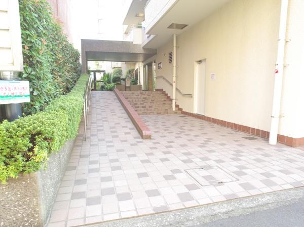 一橋学園ガーデニアのエントランス画像