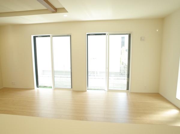 小平市大沼町６丁目の新築一戸建のリビング画像