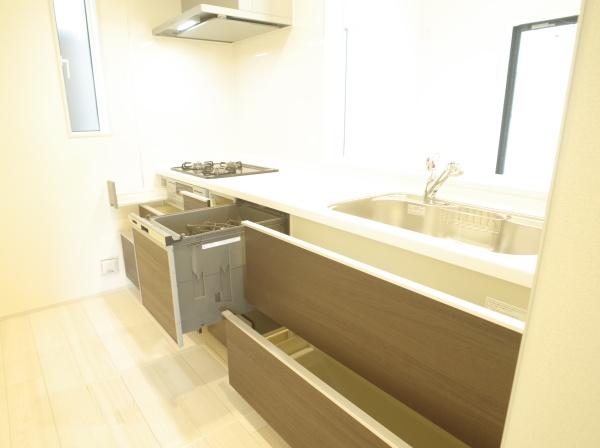 小平市大沼町６丁目の新築一戸建のキッチン画像