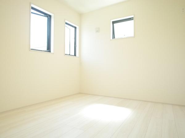 小平市小川町1丁目の新築一戸建の洋室画像