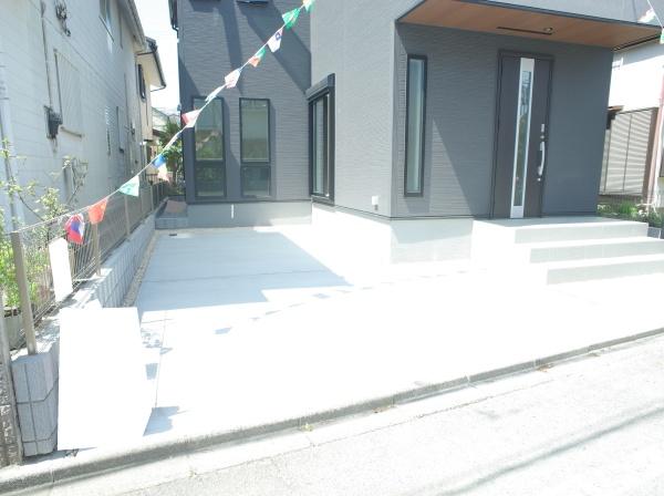 小平市小川町1丁目の新築一戸建の駐車場画像