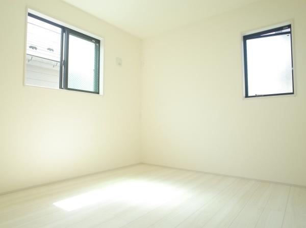 小平市小川町1丁目の新築一戸建の洋室画像