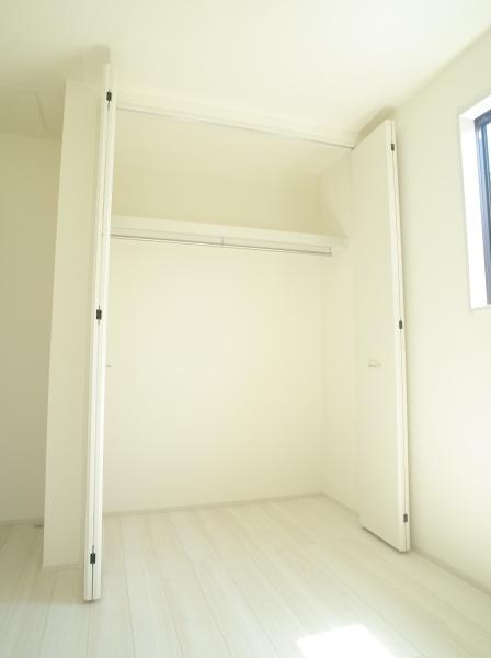 小平市小川町1丁目の新築一戸建の収納画像