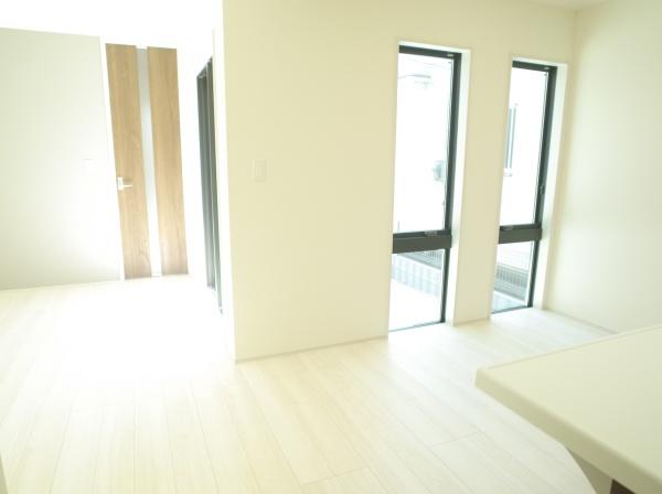 小平市小川町1丁目の新築一戸建のリビング画像