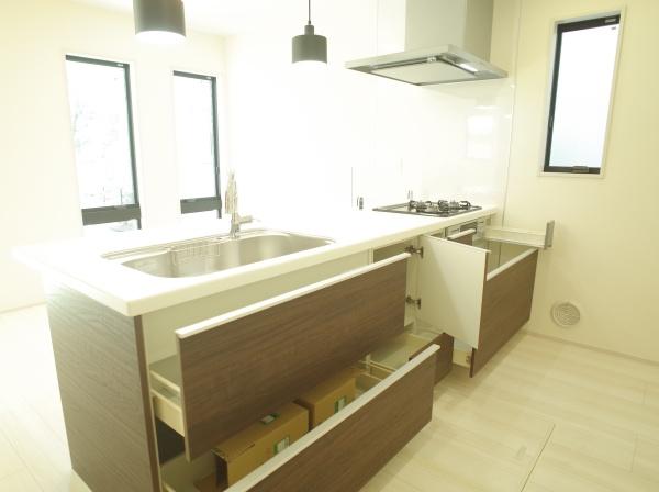 小平市小川町1丁目の新築一戸建のキッチン画像