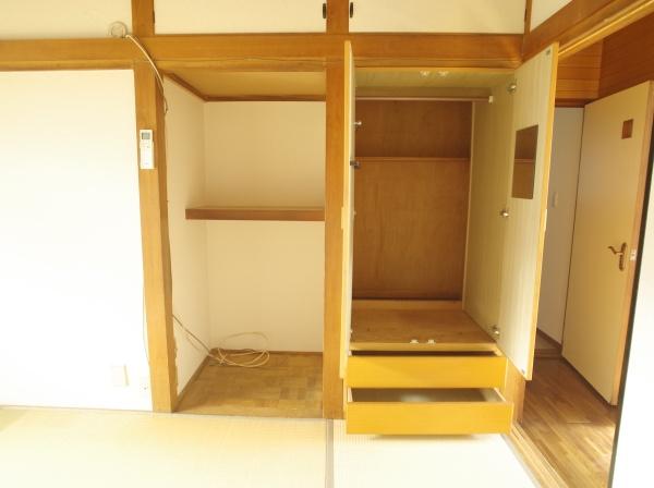 小平市小川町1丁目の中古一戸建の収納画像