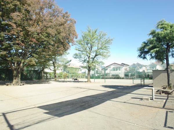 小平市学園東町の新築一戸建の公園画像