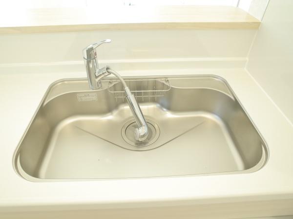 小平市仲町の新築一戸建のキッチン画像
