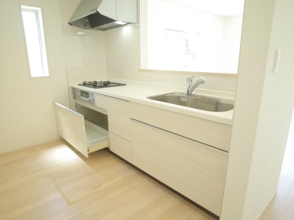 小平市仲町の新築一戸建のキッチン画像